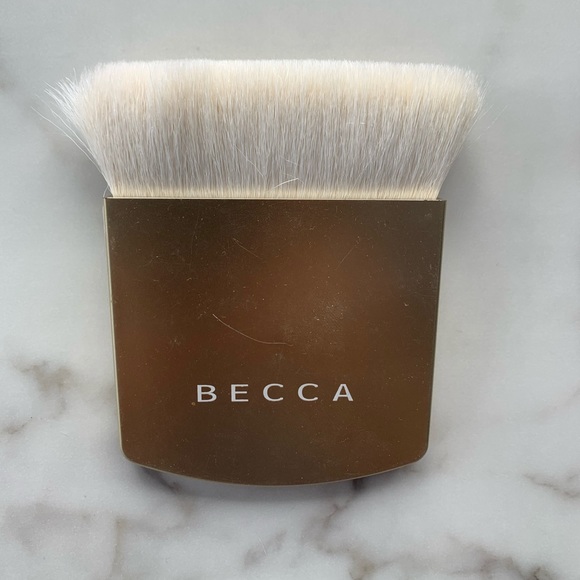 BECCA COSMETICS The One Perfecting Brush - Picture 2 of 3